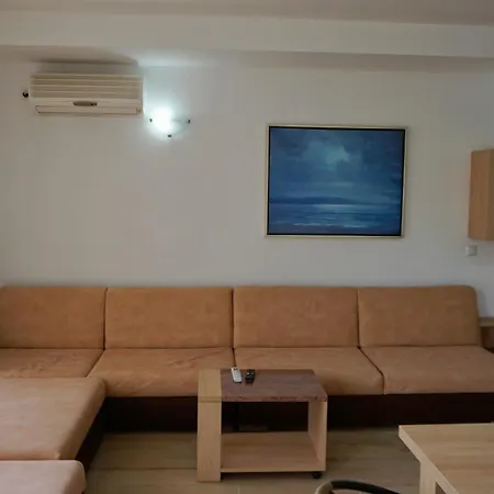 Semesterbostad ема - Ema *